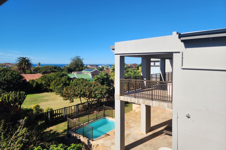 4 Bedroom Property for Sale in Wavecrest Eastern Cape